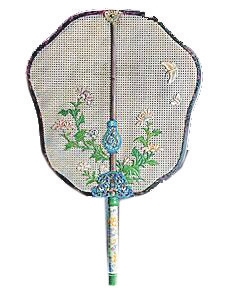 扇子市场有点火：怀袖雅物 把玩收藏两相宜(图2)