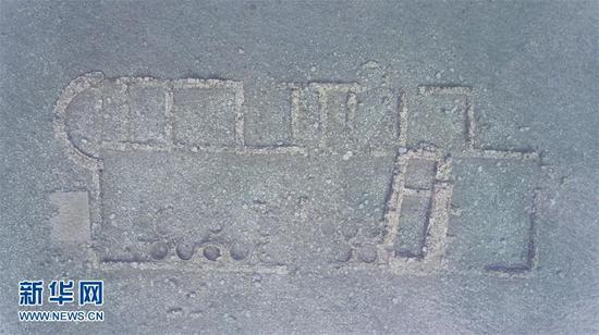 探秘希腊沉睡2千年水下古城(图1) 探秘希腊沉睡2千年水下古城(图1)