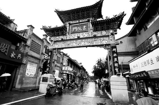 西安书画市场隐现生机(图1) 西安书画市场隐现生机(图1)