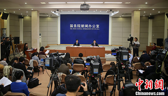 环保部:2015年全国重污染天次比2013年下降52.3%(图1) 环保部:2015年全国重污染天次比2013年下降52.3%(图1)