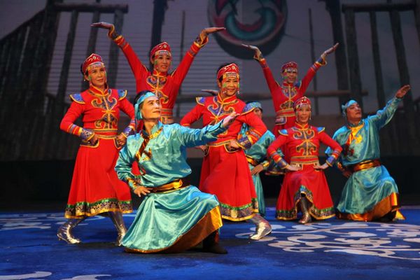 “爱心助老 幸福圆梦” 2017吉林省首届老年春节文艺晚会举办(图4)