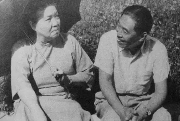 茅盾手稿拍出千万天价惹官司 亲属连告三方为哪般？(图3)