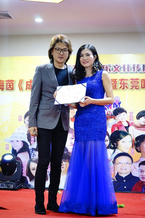 华语乐坛优秀原创歌手叶海茵发布新歌《成全》(图2) 华语乐坛优秀原创歌手叶海茵发布新歌《成全》(图2)