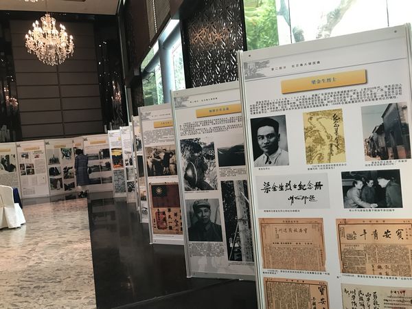 第13届文博会“紫荆会·中国工艺美术大师文化創意园分会场”侧记(图2) 第13届文博会“紫荆会·中国工艺美术大师文化創意园分会场”侧记(图2)