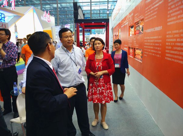 深圳质量走出去,剧院工匠展风采(图2) 深圳质量走出去,剧院工匠展风采(图2)