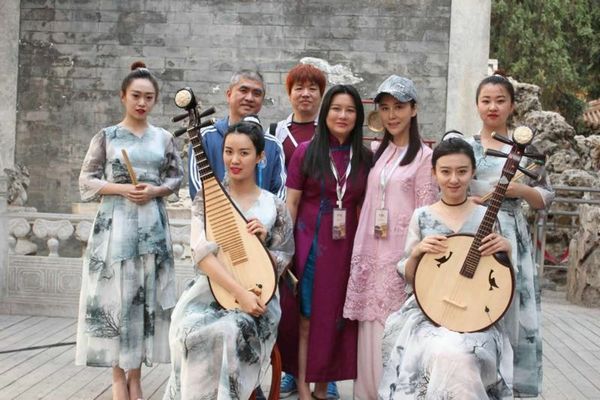 香黛宫华服:“一带一路”高峰论坛上尽现中国文化新韵(图1) 香黛宫华服:“一带一路”高峰论坛上尽现中国文化新韵(图1)