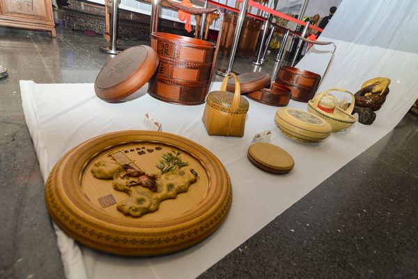 “筑梦鸟巢 留住传世技艺”2017鸟巢非物质文化遗产邀请展开幕式在京举行(图5) “筑梦鸟巢 留住传世技艺”2017鸟巢非物质文化遗产邀请展开幕式在京举行(图5)