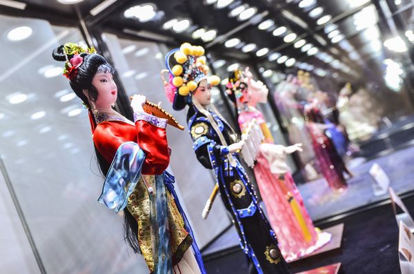 “筑梦鸟巢 留住传世技艺”2017鸟巢非物质文化遗产邀请展开幕式在京举行(图7) “筑梦鸟巢 留住传世技艺”2017鸟巢非物质文化遗产邀请展开幕式在京举行(图7)