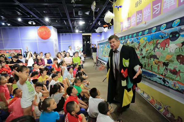 一起阅读一起成长：全球首创“墙书·通识教育互动联展”在中国闪亮登场(图2)