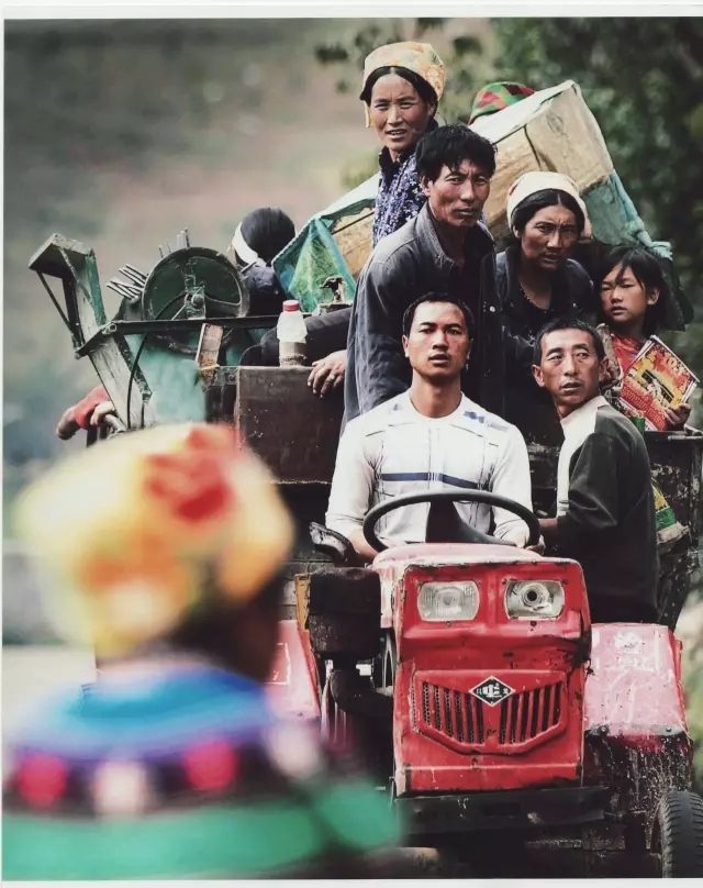 梦想飞扬——历届全国“群艺杯”摄影艺术作品展览集萃(图12) 梦想飞扬——历届全国“群艺杯”摄影艺术作品展览集萃(图12)