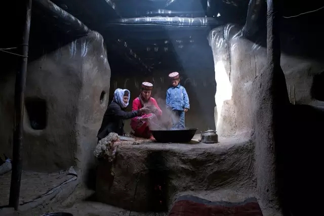 梦想飞扬——历届全国“群艺杯”摄影艺术作品展览集萃(图16) 梦想飞扬——历届全国“群艺杯”摄影艺术作品展览集萃(图16)