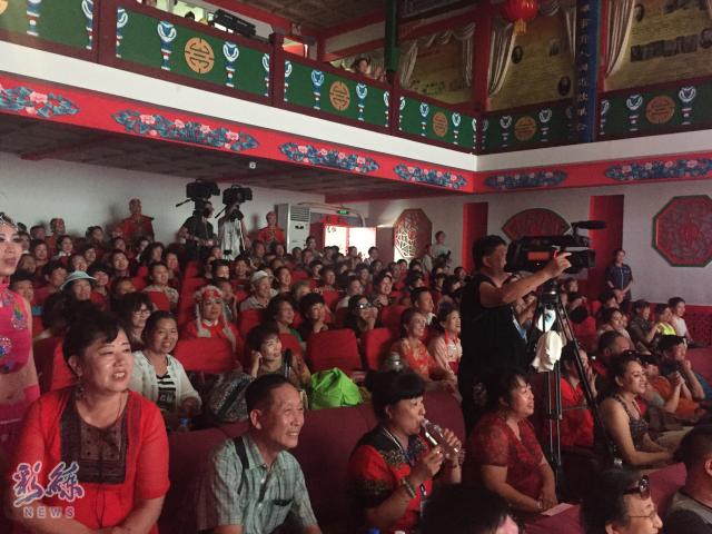 吉林省将举办近百场“爱心敬老,幸福圆梦”演出(图3) 吉林省将举办近百场“爱心敬老,幸福圆梦”演出(图3)