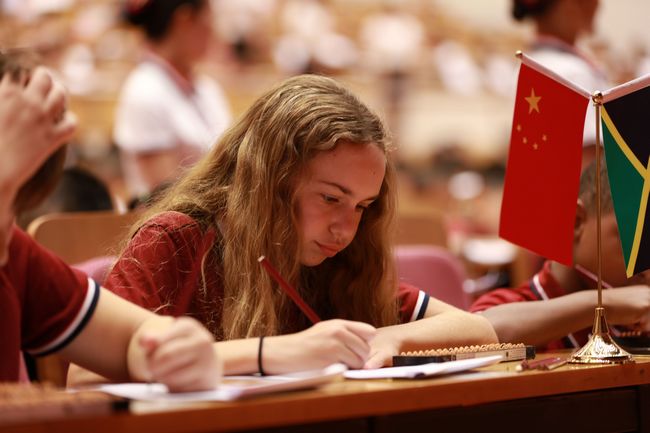 五洲童星闪耀京城——第五届“神墨杯”心算小博士国际争霸颁奖典礼盛大闭幕(图2) 五洲童星闪耀京城——第五届“神墨杯”心算小博士国际争霸颁奖典礼盛大闭幕(图2)