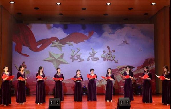 致忠诚——中国人民解放军建军90周年诗歌朗诵会在京举办(图8) 致忠诚——中国人民解放军建军90周年诗歌朗诵会在京举办(图8)