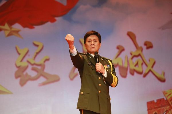 致忠诚——中国人民解放军建军90周年诗歌朗诵会在京举办(图4) 致忠诚——中国人民解放军建军90周年诗歌朗诵会在京举办(图4)