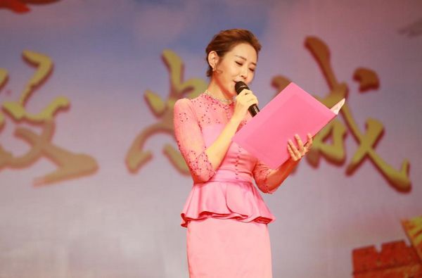 致忠诚——中国人民解放军建军90周年诗歌朗诵会在京举办(图5) 致忠诚——中国人民解放军建军90周年诗歌朗诵会在京举办(图5)