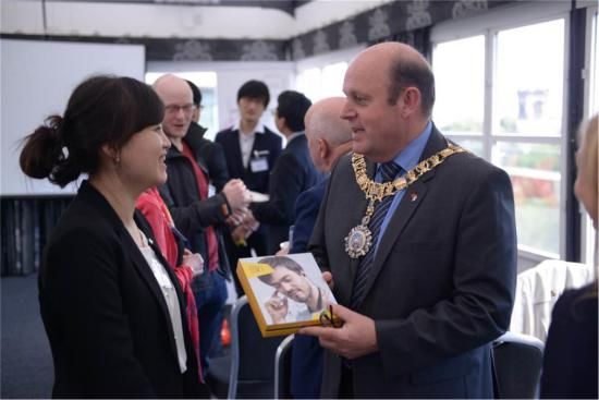 深爱中心助力“智造深圳”亮相爱丁堡艺穗节(图2) 深爱中心助力“智造深圳”亮相爱丁堡艺穗节(图2)