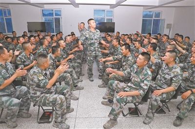 军营版《成都》火爆背后的冷思考(图2)