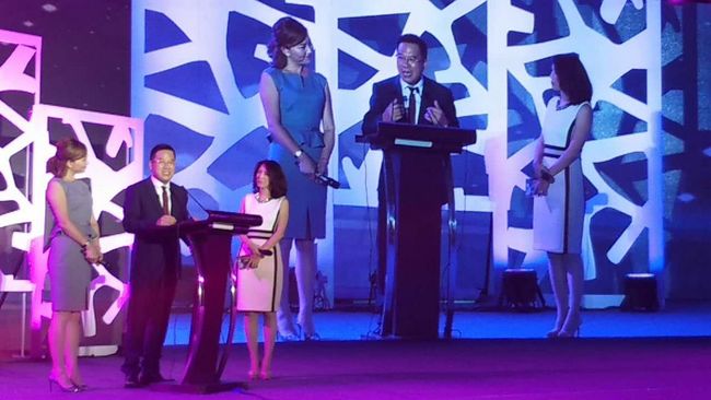 大力发展葡萄产业 打造宁夏紫色名片——第六届贺兰山东麓国际葡萄酒博览会隆重开幕(图3) 大力发展葡萄产业 打造宁夏紫色名片——第六届贺兰山东麓国际葡萄酒博览会隆重开幕(图3)