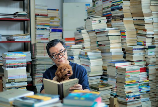 周国平献给年轻人的金句:比成功更宝贵的是追求本身(图1) 周国平献给年轻人的金句:比成功更宝贵的是追求本身(图1)