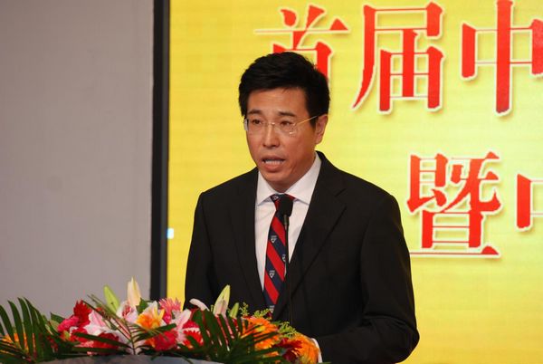 以酒为媒 品艺术之美——中艺财富文化酒隆重上市(图1) 以酒为媒 品艺术之美——中艺财富文化酒隆重上市(图1)