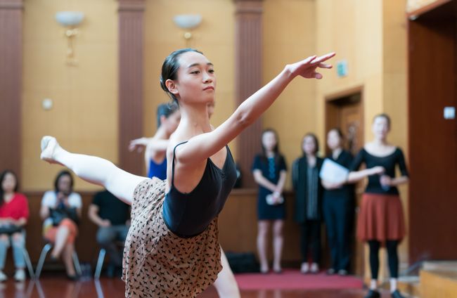 第三届中国国际芭蕾演出季哑剧演员、芭蕾小天使选拔在天桥剧场举行(图4) 第三届中国国际芭蕾演出季哑剧演员、芭蕾小天使选拔在天桥剧场举行(图4)