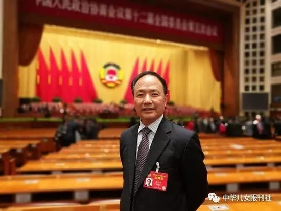 迎接党的十九大胜利召开 当代名家书周文彰诗词作品展将于8日举行(图1) 迎接党的十九大胜利召开 当代名家书周文彰诗词作品展将于8日举行(图1)