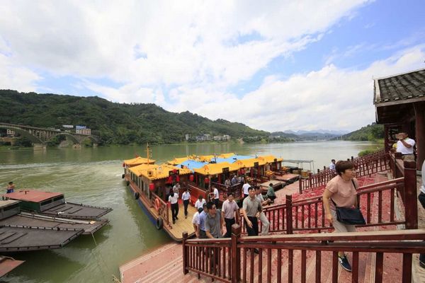 香港进源集团-广西第一湾国际旅游股份有限公司简介(图2)