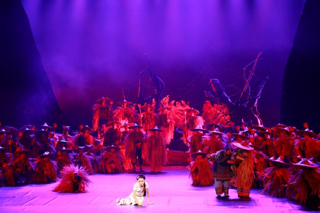 新版民族音乐剧《白莲》柳州首演(图2)