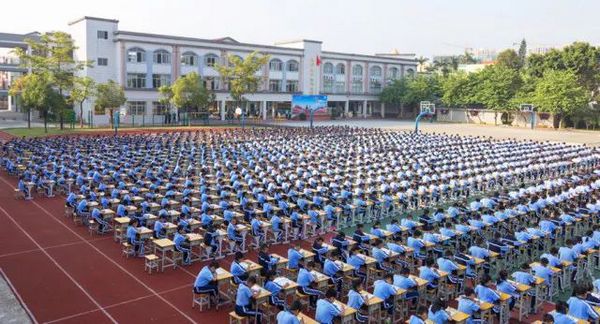 艺起涂:“写好中国字,做好中国人”——东莞市青少年万人汉字书写大赛隆重举行(图4) 艺起涂:“写好中国字,做好中国人”——东莞市青少年万人汉字书写大赛隆重举行(图4)