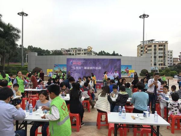 艺起造|“东莞好”画瓷创作活动在万江曦龙广场热闹举行(图2) 艺起造|“东莞好”画瓷创作活动在万江曦龙广场热闹举行(图2)