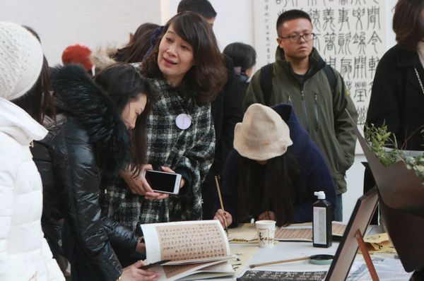 “小手墨迹师生展:新时代文艺复兴的中国力量”成功开幕(图10) “小手墨迹师生展:新时代文艺复兴的中国力量”成功开幕(图10)