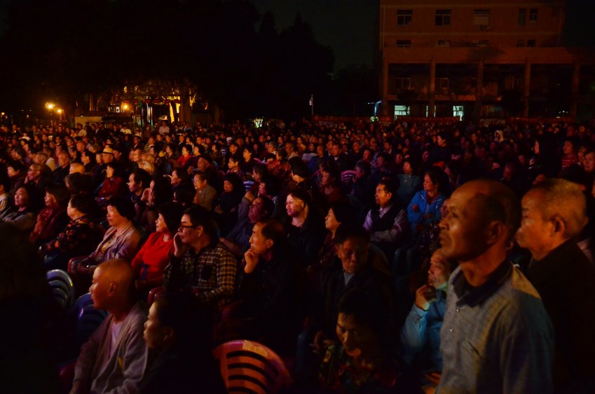 文化惠民,东莞粤剧演出活动筑成三大品牌(图3) 文化惠民,东莞粤剧演出活动筑成三大品牌(图3)