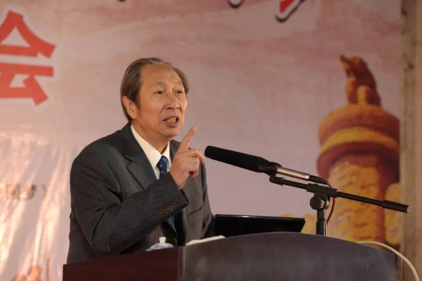 著名词作家蒋开儒先生回桂林高尚路西村演讲(图2) 著名词作家蒋开儒先生回桂林高尚路西村演讲(图2)