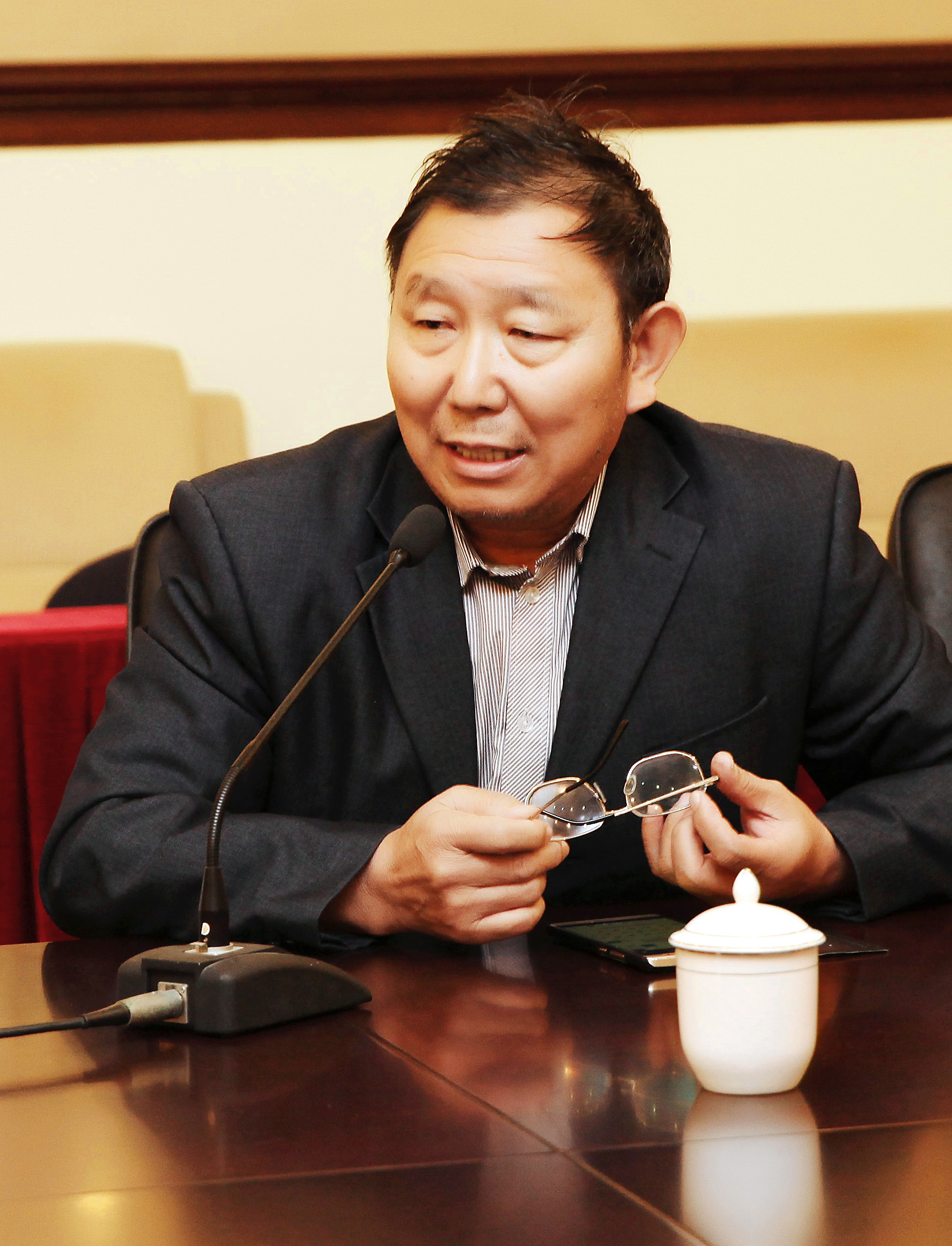 东莞文艺批评代表性回应了时代变迁(图7) 东莞文艺批评代表性回应了时代变迁(图7)