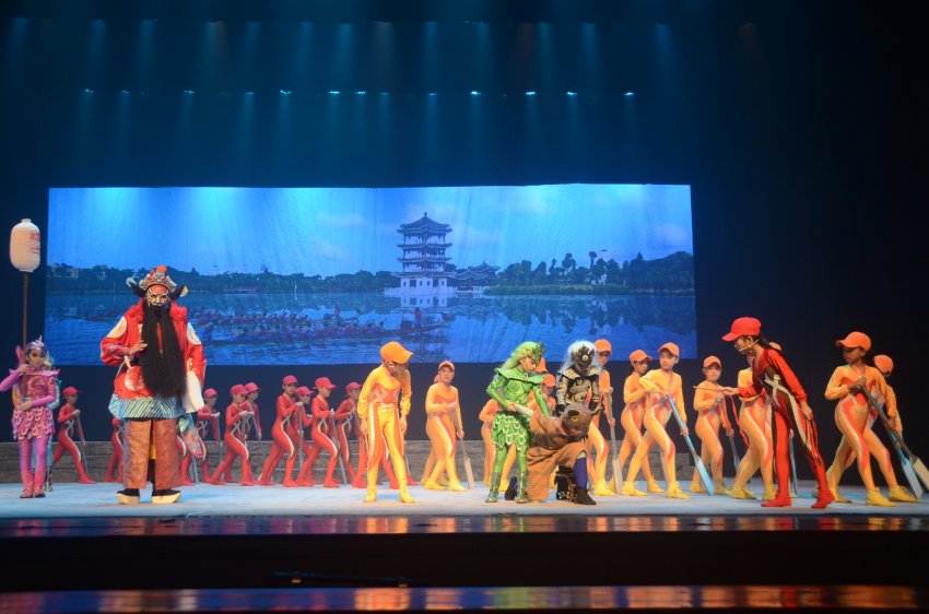 少儿粤语舞台剧《钟馗捉鬼》广州成功首演(图4) 少儿粤语舞台剧《钟馗捉鬼》广州成功首演(图4)