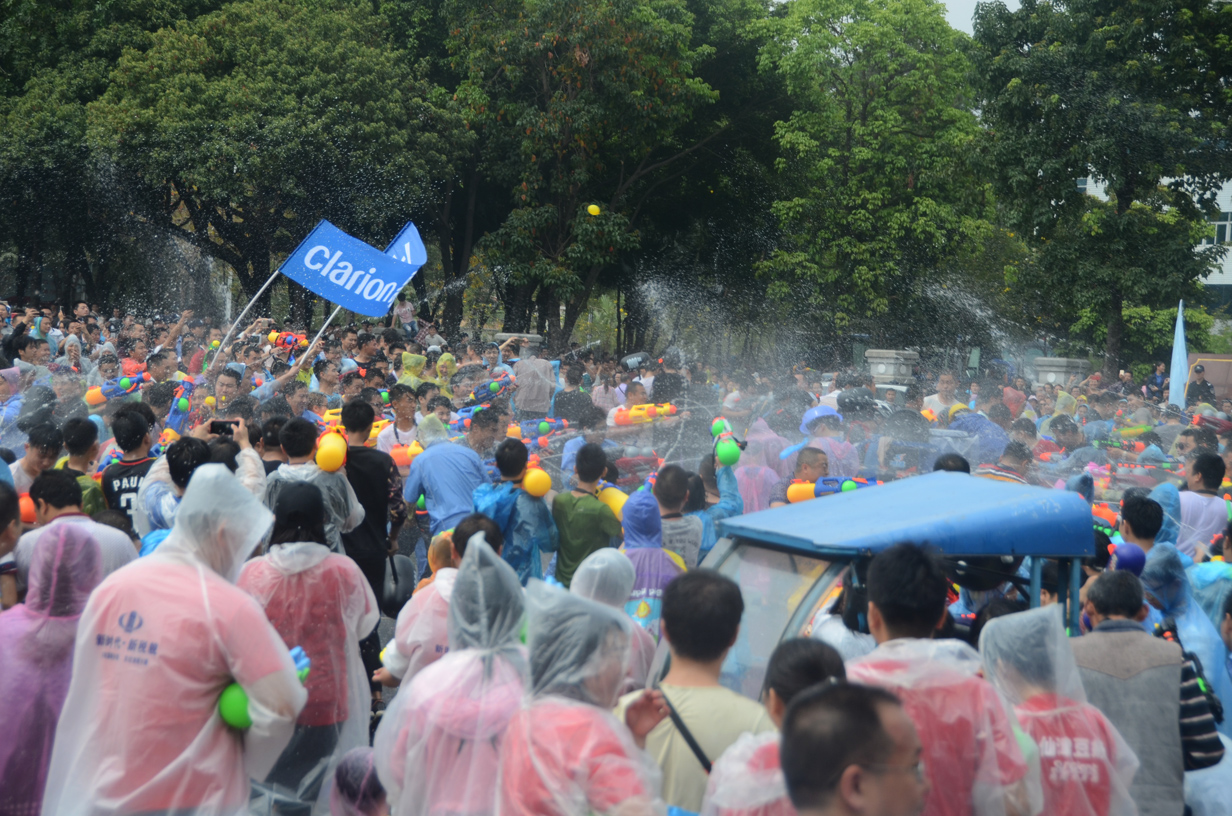 东坑“卖身节”:传统非遗民俗变身市民嘉年华(图4) 东坑“卖身节”:传统非遗民俗变身市民嘉年华(图4)