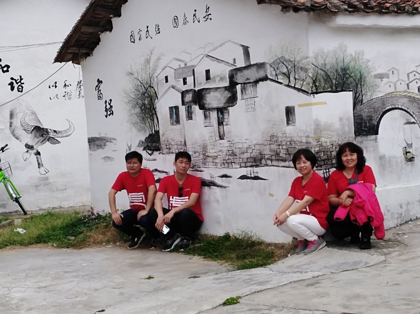 作家学者采风团走进东坑体验“三古”文化魅力(图4) 作家学者采风团走进东坑体验“三古”文化魅力(图4)