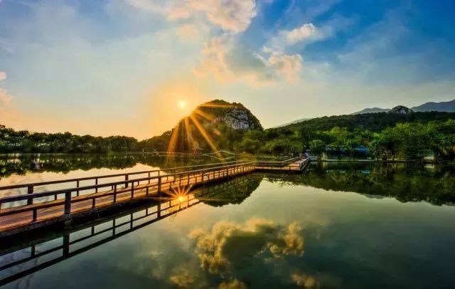 肇庆马拉松:沿着文化景观“从古跑到今”(图1) 肇庆马拉松:沿着文化景观“从古跑到今”(图1)