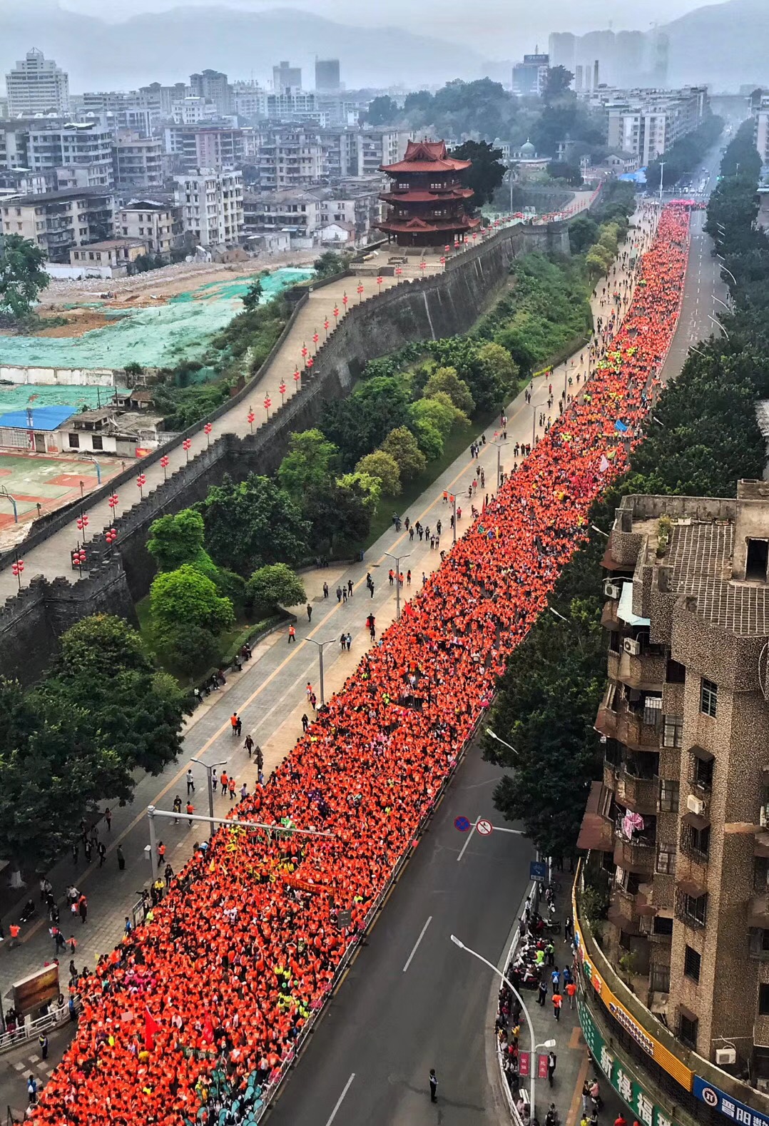 肇庆“马拉松”,借全民运动促进文化与旅游融合(图1) 肇庆“马拉松”,借全民运动促进文化与旅游融合(图1)