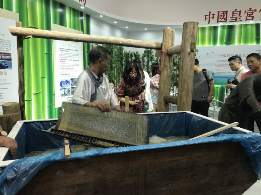 蔡伦电视剧《蔡纸汉歌》深圳文博会上火爆招商,拟打造中国版《大长今》(图2) 蔡伦电视剧《蔡纸汉歌》深圳文博会上火爆招商,拟打造中国版《大长今》(图2)