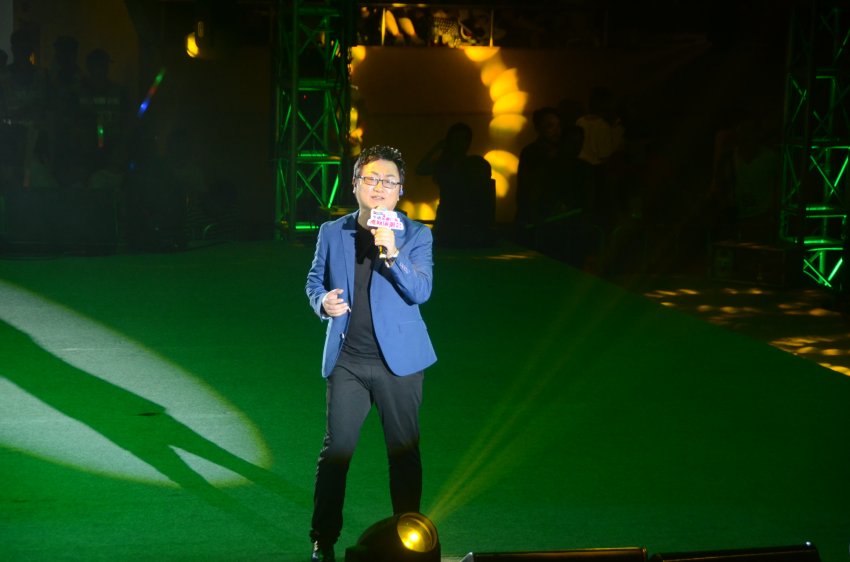 华语群星广东巡回演唱会东莞站众星闪耀(图2)