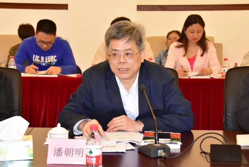 东莞市作家协会召开学习贯彻习近平总书记系列重要讲话及创作分享会 (图9) 东莞市作家协会召开学习贯彻习近平总书记系列重要讲话及创作分享会 (图9)