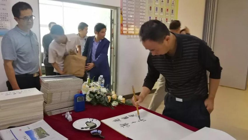 “情留西海,墨洒昆仑--李德西书法遗作展”在西宁隆重开幕(图3) “情留西海,墨洒昆仑--李德西书法遗作展”在西宁隆重开幕(图3)