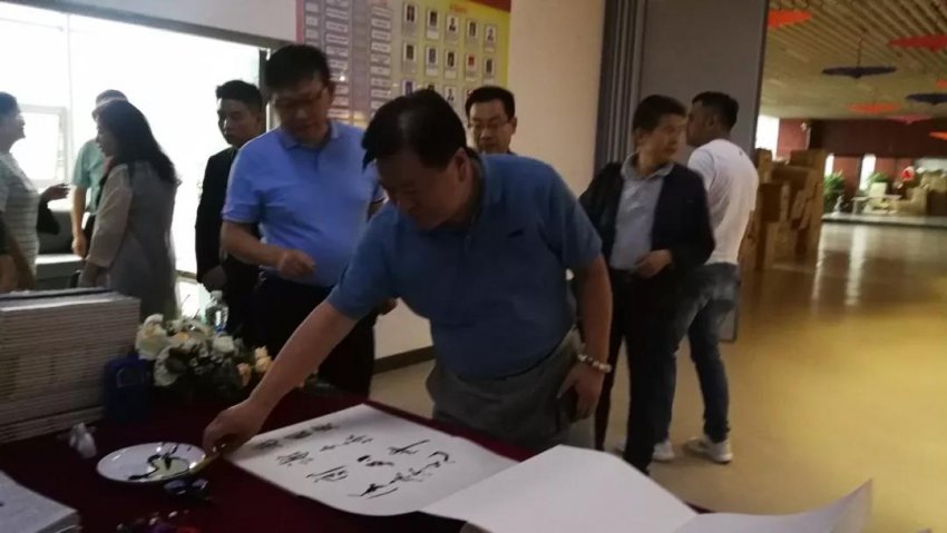 “情留西海,墨洒昆仑--李德西书法遗作展”在西宁隆重开幕(图6) “情留西海,墨洒昆仑--李德西书法遗作展”在西宁隆重开幕(图6)