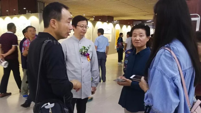 “情留西海,墨洒昆仑--李德西书法遗作展”在西宁隆重开幕(图10) “情留西海,墨洒昆仑--李德西书法遗作展”在西宁隆重开幕(图10)