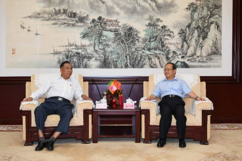 中国扶贫状元陈开枝深入广西河池东兰等地调研(图3)