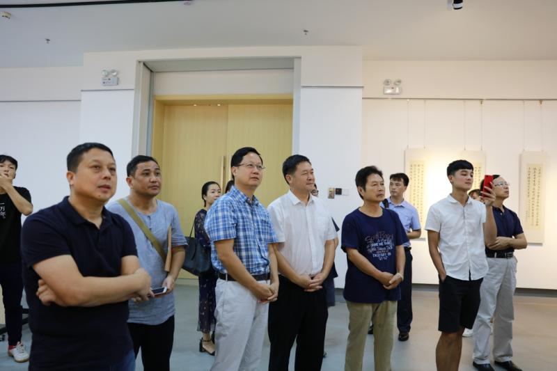 邹挺书法艺术展在宝安区图书馆开幕(图2)