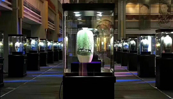 《国家级陶瓷大师作品展》暨陶瓷工艺美术研讨会在深圳举办(图7) 《国家级陶瓷大师作品展》暨陶瓷工艺美术研讨会在深圳举办(图7)