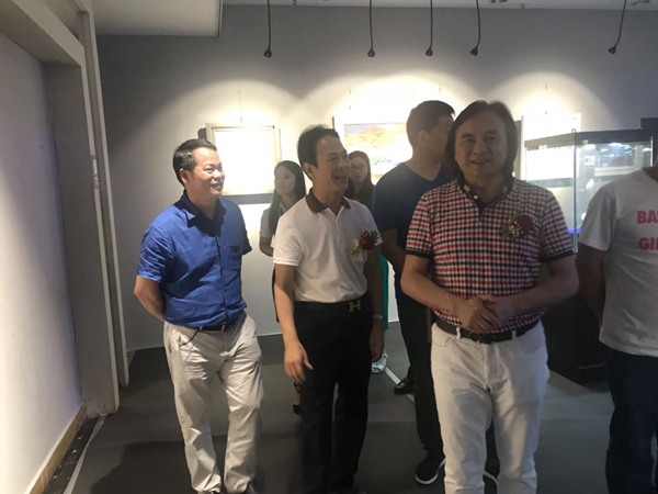 《国家级陶瓷大师作品展》暨陶瓷工艺美术研讨会在深圳举办(图10) 《国家级陶瓷大师作品展》暨陶瓷工艺美术研讨会在深圳举办(图10)